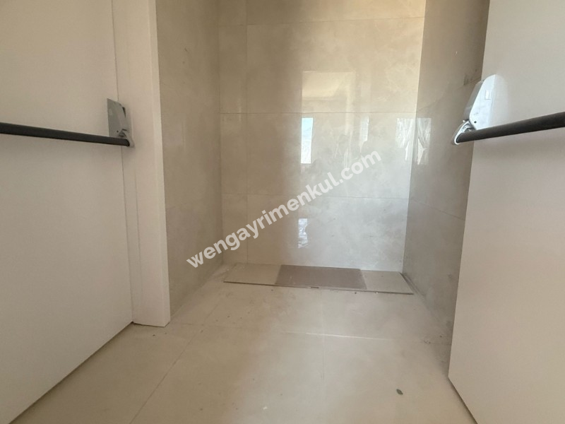 BAĞDAT CADDESİNE 4 DK DENİZ MANZARALI E.BANYOLU GENİŞ 3+1
