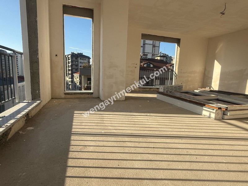 BOSTANCI SAHİLDE CADDEYE 5 DK DENİZ MANZARALI ULTRA LÜKS 3+1