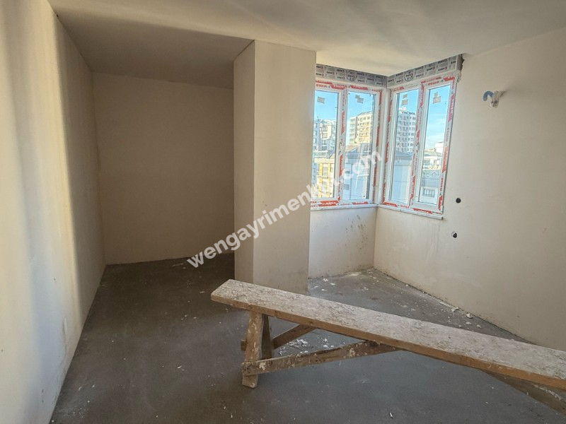 BOSTANCI SAHİLDE CADDEYE 5 DK DENİZ MANZARALI ULTRA LÜKS 3+1