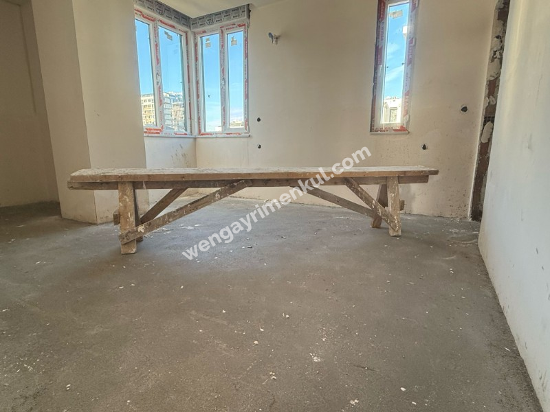 BOSTANCI SAHİLDE CADDEYE 5 DK DENİZ MANZARALI ULTRA LÜKS 3+1