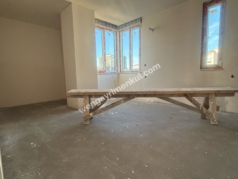 BOSTANCI SAHİLDE CADDEYE 5 DK DENİZ MANZARALI ULTRA LÜKS 3+1