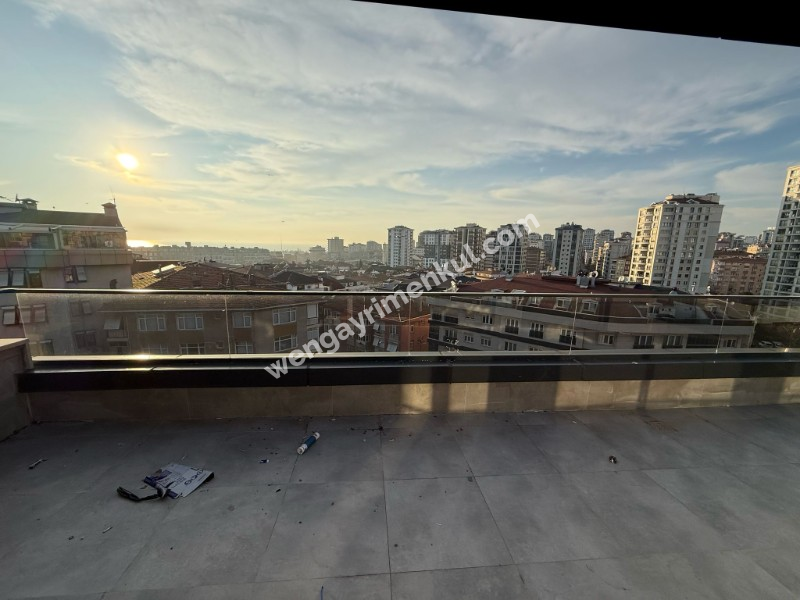 ALTINTEPE'DE CADDEYE BOSTANCIYA SAHİLE KOMŞU 300 m² 5+2 DUBLEKS