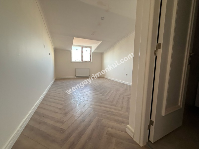 ALTINTEPE'DE CADDEYE BOSTANCIYA SAHİLE KOMŞU 300 m² 5+2 DUBLEKS