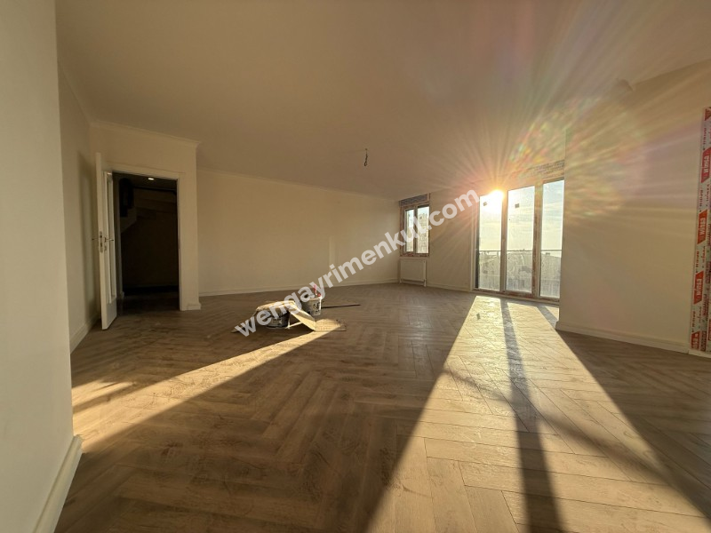 ALTINTEPE'DE CADDEYE BOSTANCIYA SAHİLE KOMŞU 300 m² 5+2 DUBLEKS