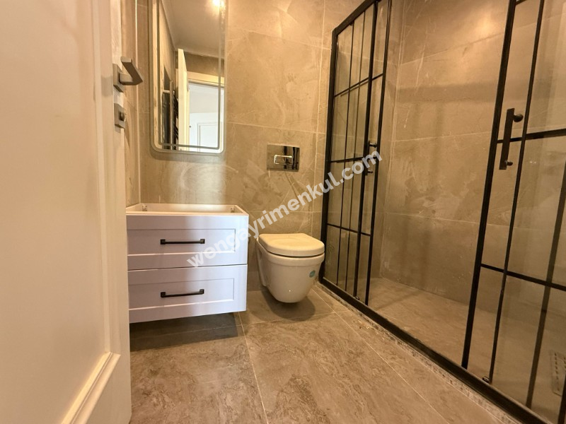 ALTINTEPE'DE CADDEYE BOSTANCIYA SAHİLE KOMŞU 300 m² 5+2 DUBLEKS