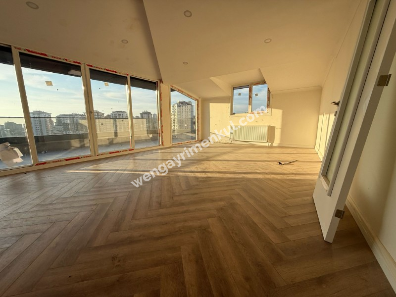 ALTINTEPE'DE CADDEYE BOSTANCIYA SAHİLE KOMŞU 300 m² 5+2 DUBLEKS