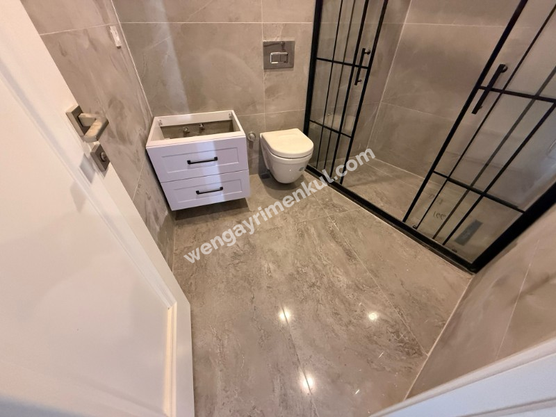 ALTINTEPE'DE CADDEYE BOSTANCIYA SAHİLE KOMŞU 300 m² 5+2 DUBLEKS