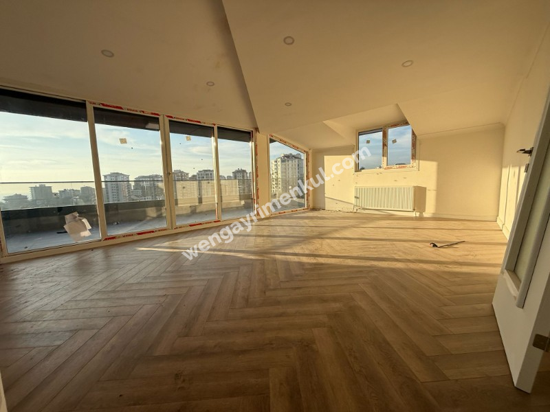 ALTINTEPE'DE CADDEYE BOSTANCIYA SAHİLE KOMŞU 300 m² 5+2 DUBLEKS