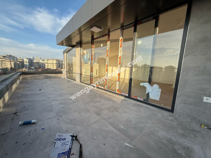 ALTINTEPE'DE CADDEYE BOSTANCIYA SAHİLE KOMŞU 300 m² 5+2 DUBLEKS