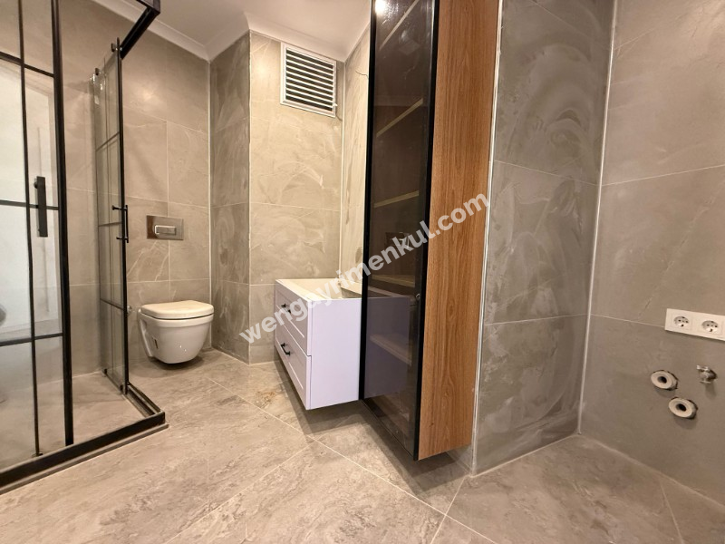 ALTINTEPE'DE CADDEYE BOSTANCIYA SAHİLE KOMŞU 300 m² 5+2 DUBLEKS