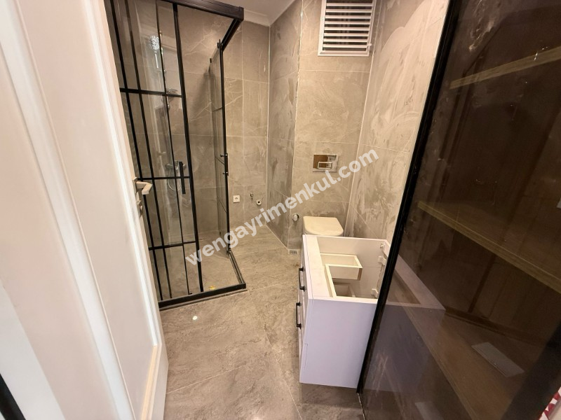 ALTINTEPE'DE CADDEYE BOSTANCIYA SAHİLE KOMŞU 300 m² 5+2 DUBLEKS