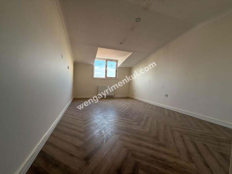 ALTINTEPE'DE CADDEYE BOSTANCIYA SAHİLE KOMŞU 300 m² 5+2 DUBLEKS