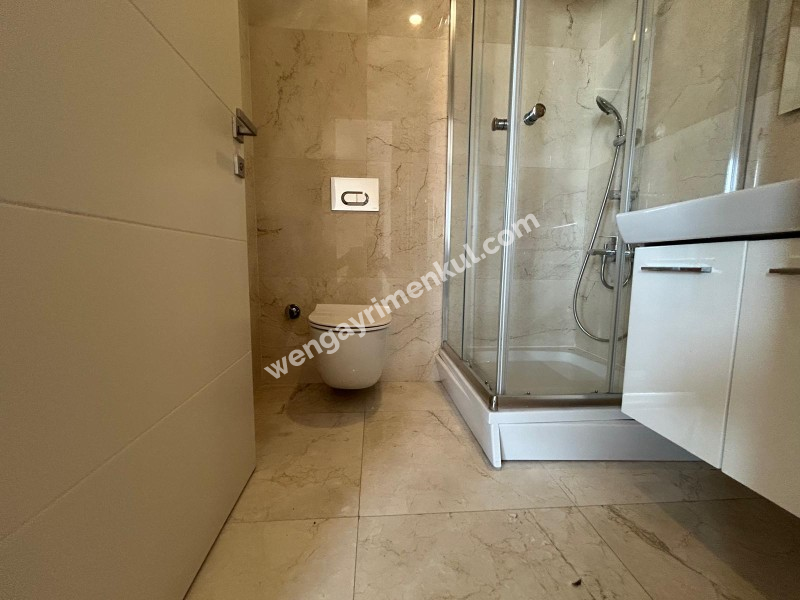 FENERBAHÇE DALYAN SAHİL'DE MARİNAYA CADDEYE ÇOK YAKIN 130 M² 3+1