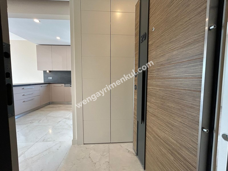 FENERBAHÇE DALYAN SAHİL'DE MARİNAYA CADDEYE ÇOK YAKIN 130 M² 3+1