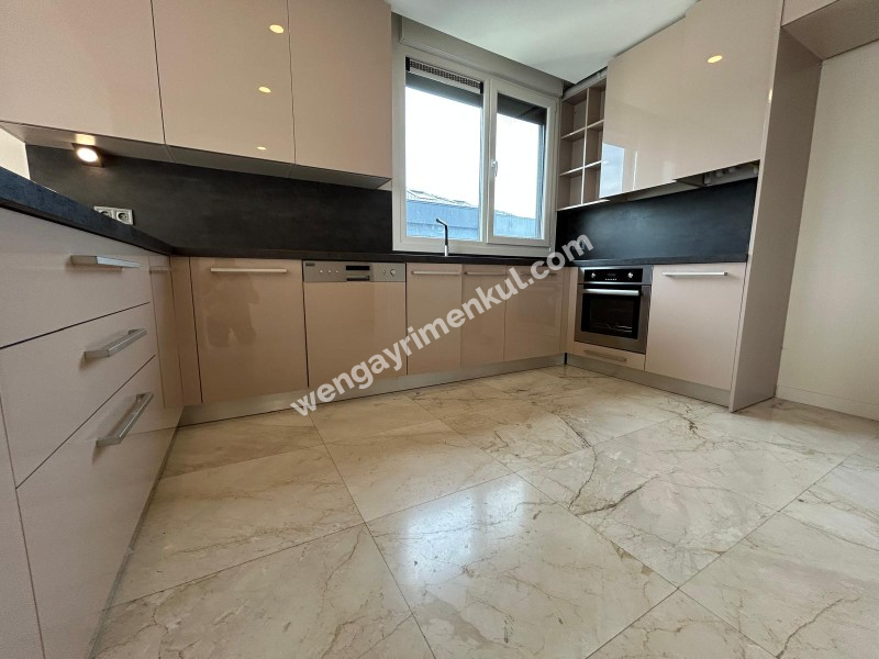 FENERBAHÇE DALYAN SAHİL'DE MARİNAYA CADDEYE ÇOK YAKIN 130 M² 3+1