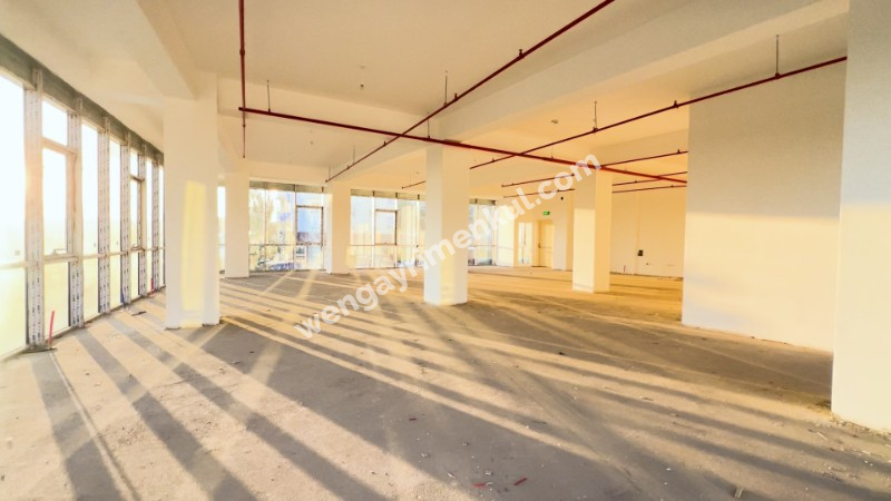  3000 M2 KULLANIM ALANLI  YEPYENİ  KOMPLE KİRALIK PLAZA  