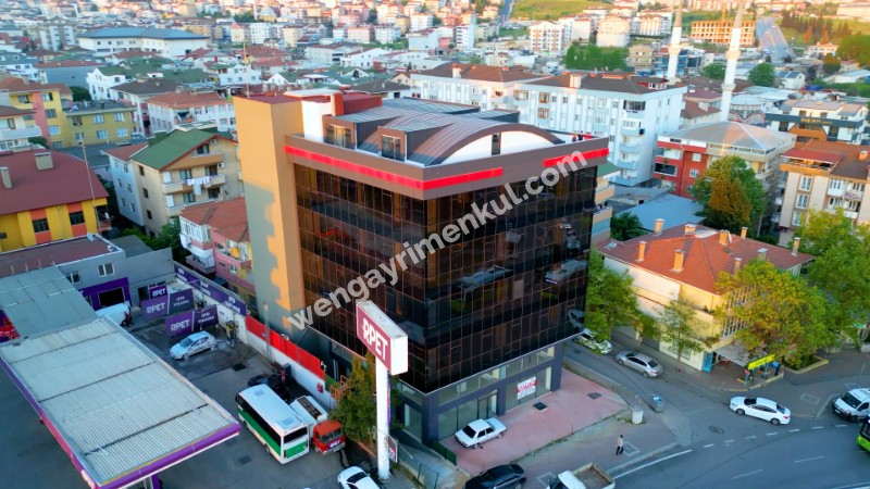  3000 M2 KULLANIM ALANLI  YEPYENİ  KOMPLE KİRALIK PLAZA  