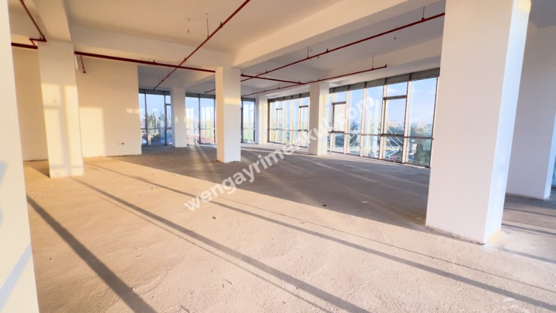 3000 M2 KULLANIM ALANLI  YEPYENİ  KOMPLE KİRALIK PLAZA  