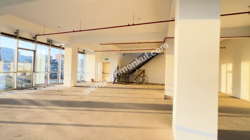  3000 M2 KULLANIM ALANLI  YEPYENİ  KOMPLE KİRALIK PLAZA  
