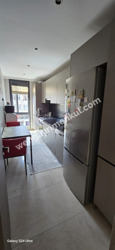 Bağdat Caddesi'nde 2+1 kiralık daire, yeni bina, ikinci katta.