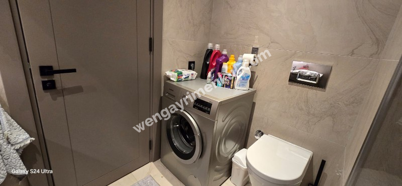 Bağdat Caddesi'nde 2+1 kiralık daire, yeni bina, ikinci katta.
