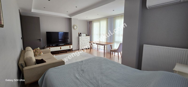 Bağdat Caddesi'nde 2+1 kiralık daire, yeni bina, ikinci katta.