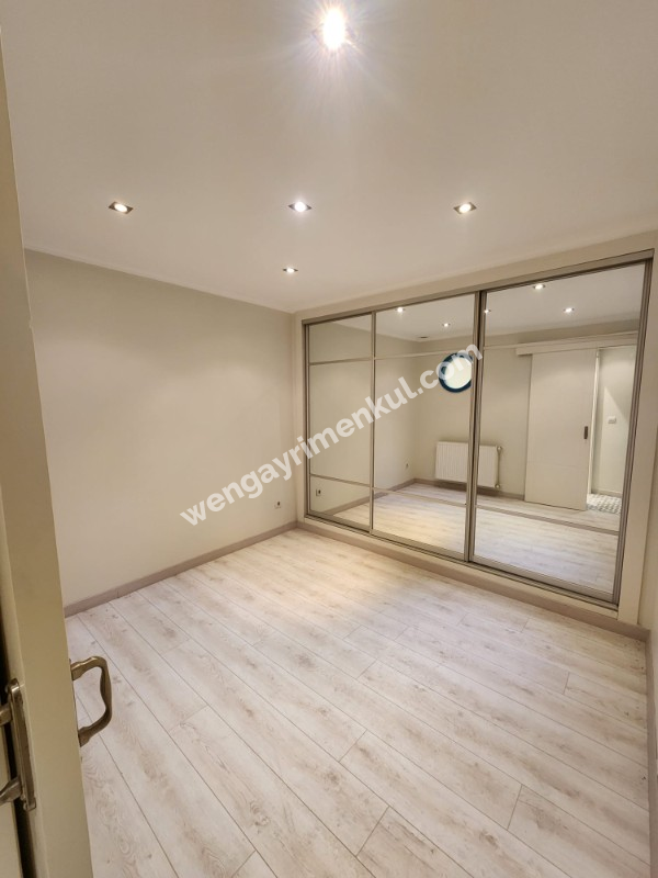 CİHANGİR DEFTERDAR YOKUŞUNDA SATILIK 1 +1 HEM TICARI HEM MESKEN YENİLENMİŞ DAİRE