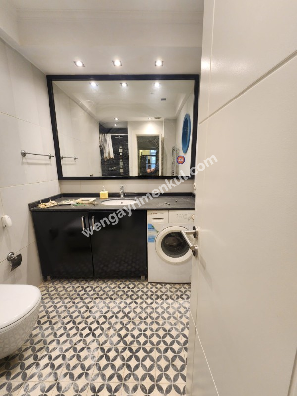 CİHANGİR DEFTERDAR YOKUŞUNDA SATILIK 1 +1 HEM TICARI HEM MESKEN YENİLENMİŞ DAİRE