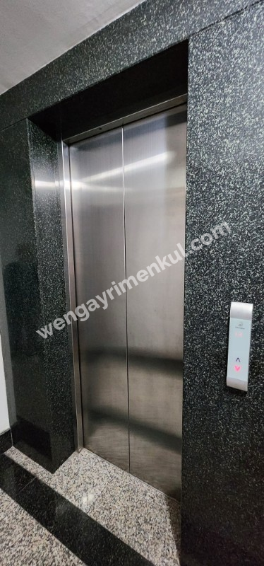 ATAŞEHIR 'DE 2+1 SATILIK DAİRE 