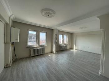 GÜVENAY - ÇORUM MERKEZ EŞREF HOCA CADDESİ SATILIK DUBLEKS 5+1 DAİRE
