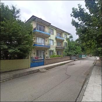 ACİL SATILIK Çorum Gülabibey Polis Lojmanları Karşısı 3 Katlı Bina