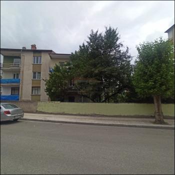 ACİL SATILIK Çorum Gülabibey Polis Lojmanları Karşısı 3 Katlı Bina