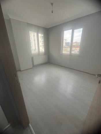 GÜVENAY - ÇORUM YUMURTA İLK OKULU KARŞISI ÖZGÜR EVLER 3+1 SATILIK DAİRE 