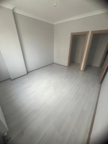 GÜVENAY - ÇORUM YUMURTA İLK OKULU KARŞISI ÖZGÜR EVLER 3+1 SATILIK DAİRE 