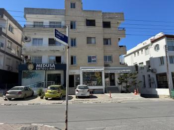 GİRNE MERKEZDE  3+1 SATILIK DAIRE