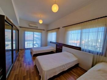 GİRNE ÇATALKÖYDE SATILIK DAĞ -DENİZ MANZARALI 4+1 VİLLA