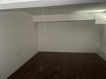 KIBRIS LEFKOŞA DEREBOYU ANA CADDE ÜZERİNDE KİRALIK İŞ YERİ
