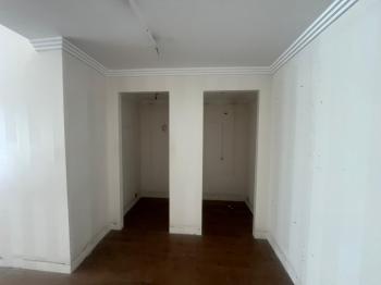 KIBRIS LEFKOŞA DEREBOYU ANA CADDE ÜZERİNDE KİRALIK İŞ YERİ
