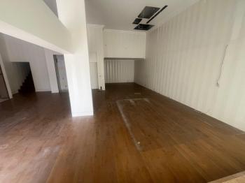 KIBRIS LEFKOŞA DEREBOYU ANA CADDE ÜZERİNDE KİRALIK İŞ YERİ