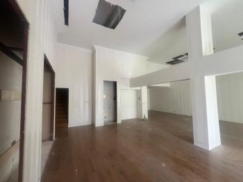 KIBRIS LEFKOŞA DEREBOYU ANA CADDE ÜZERİNDE KİRALIK İŞ YERİ