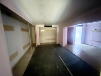 KIBRIS LEFKOŞA DEREBOYU ANA CADDE ÜZERİNDE KİRALIK İŞ YERİ