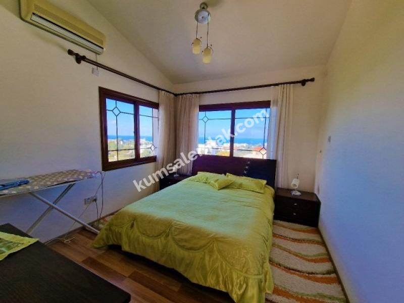 GİRNE ÇATALKÖYDE SATILIK DAĞ -DENİZ MANZARALI 4+1 VİLLA