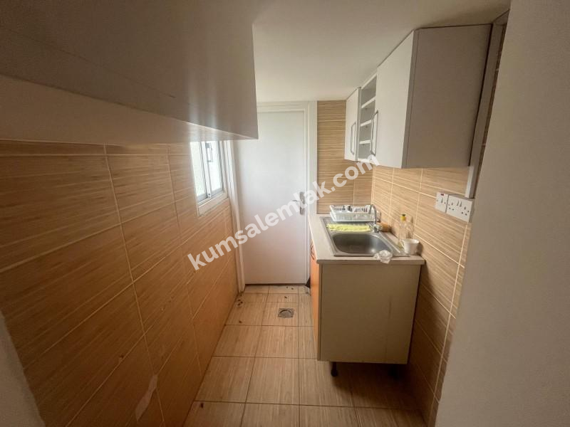 KIBRIS LEFKOŞA DEREBOYU ANA CADDE ÜZERİNDE KİRALIK İŞ YERİ
