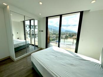 Girne Akacan Elegance’ta Penthouse Dubleks – Deniz & Dağ Manzaralı