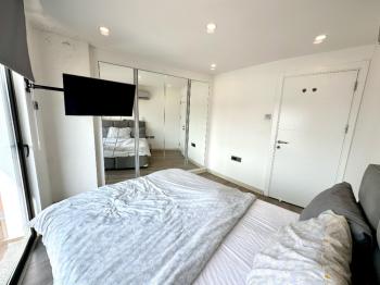 Girne Akacan Elegance’ta Penthouse Dubleks – Deniz & Dağ Manzaralı