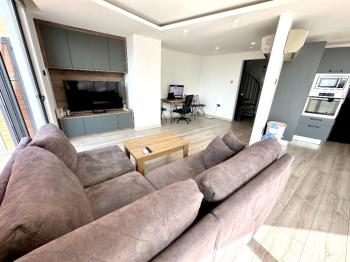 Girne Akacan Elegance’ta Penthouse Dubleks – Deniz & Dağ Manzaralı