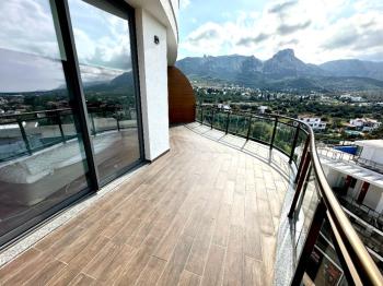 Girne Akacan Elegance’ta Penthouse Dubleks – Deniz & Dağ Manzaralı