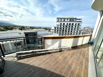 Girne Akacan Elegance’ta Penthouse Dubleks – Deniz & Dağ Manzaralı