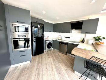 Girne Akacan Elegance’ta Penthouse Dubleks – Deniz & Dağ Manzaralı