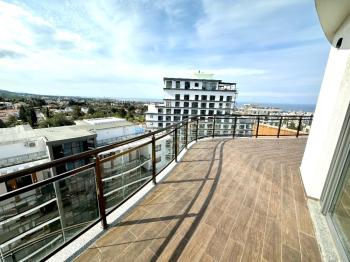 Girne Akacan Elegance’ta Penthouse Dubleks – Deniz & Dağ Manzaralı